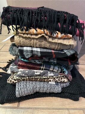 Mixed Knit & Scarf Bundle in Black, Gray, Beige, Plaid… some new w tags